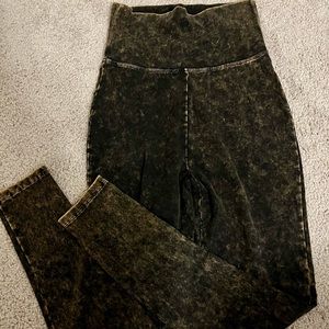 Leggings, NWOT, med, high waist! Great neutral brown. Zenana. Super quality! 💯